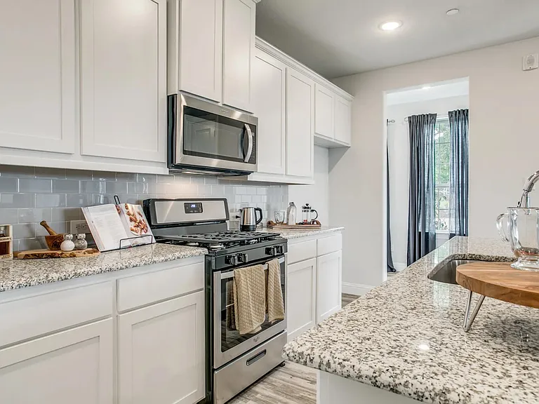 935 Ponds Edge Ln — Photo 19