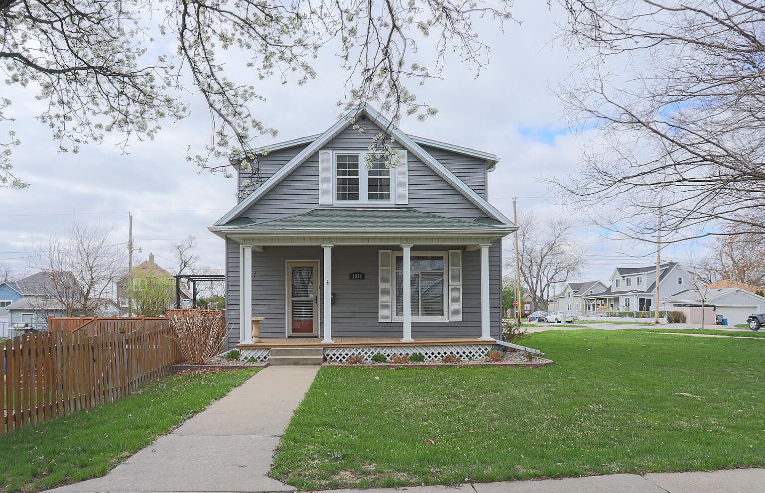 1929 Avenue B Council Bluffs IA 51501 Zillow   54d0d5d8063ebbb07f5123b5bedd0e6a Cc Ft 1536 