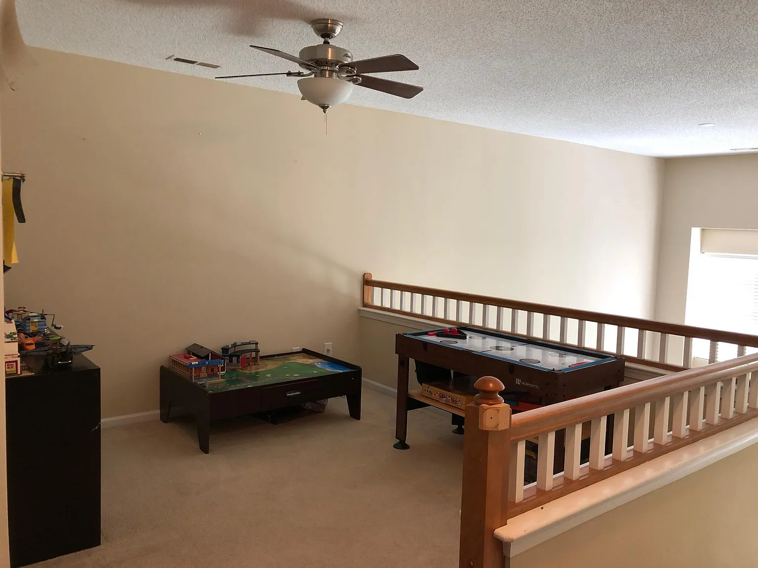 3 bed, 2100 sqft, $2,400 — Photo 4
