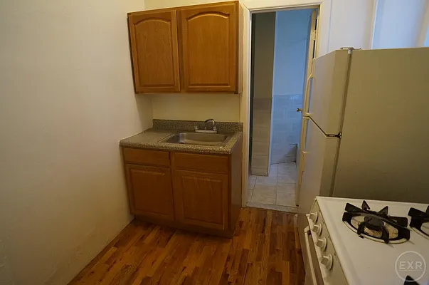 Rented by EXR | media 22