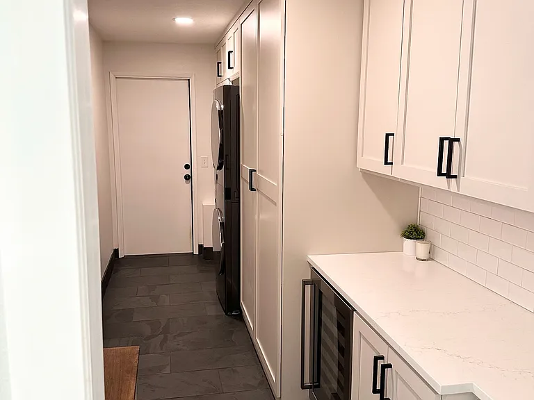 Mudroom/laundry