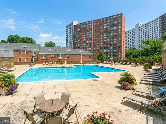 2nd image of 1220 Blair Mill Rd APT 101