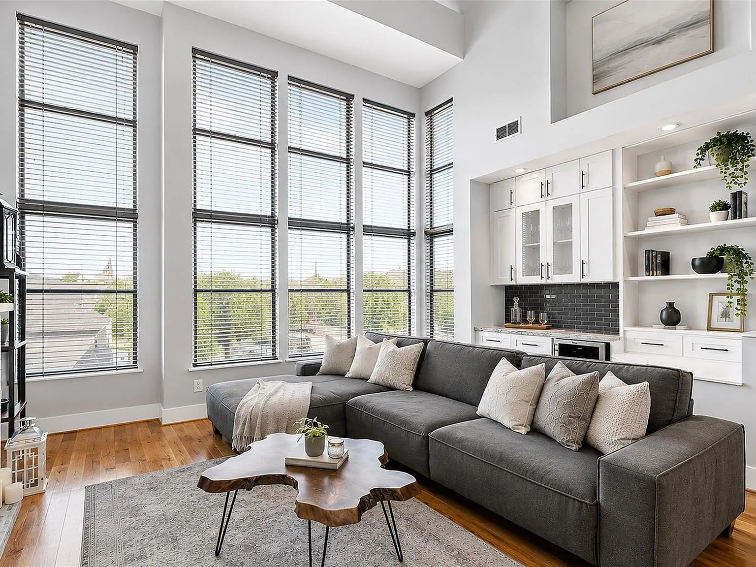 2 bed, 2.0 bath, 1194 sqft, $2,750 — Photo 2