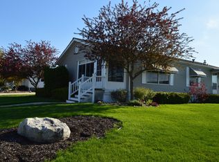 10649 W Silver Lake Dr, Frankfort, IL 60423