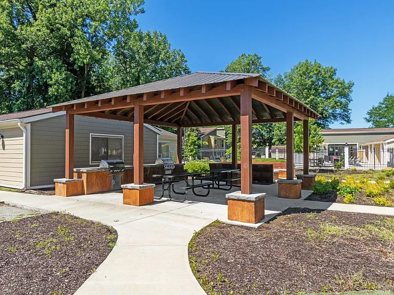 Parkside at Castleton Square Apartments and Townhomes — Photo 22