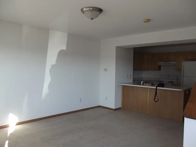827 Kaestner Dr — Photo 3