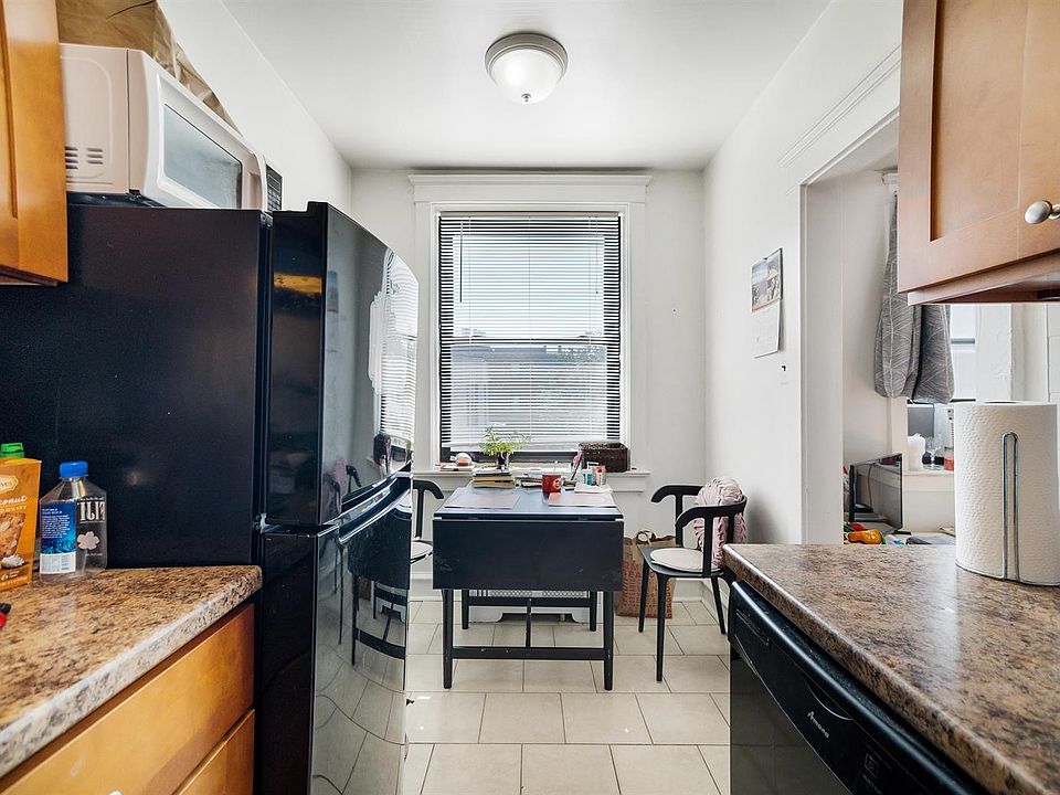 2nd image of 304 S 23rd St APT 41