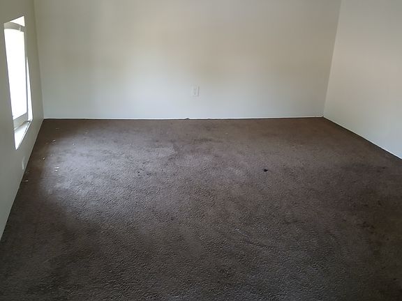 5th image of 526 W Breckinridge St APT 4