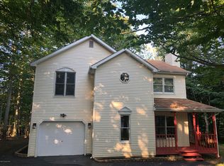9893 Breezeway Ter, Tobyhanna, PA