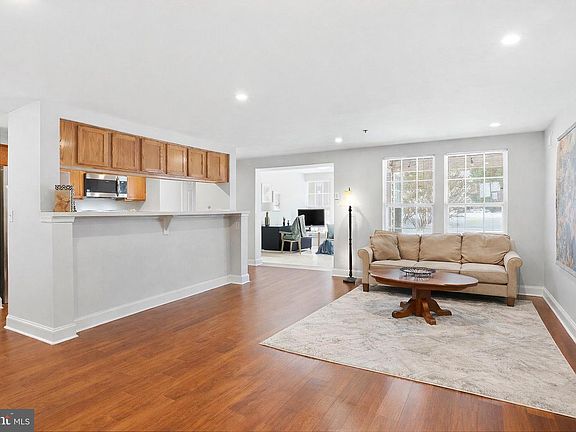5th image of 3620 Sherbrooke Cir APT 103