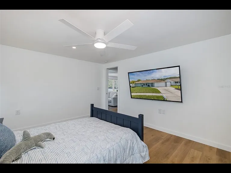 1166 Chancellor Dr — Photo 5