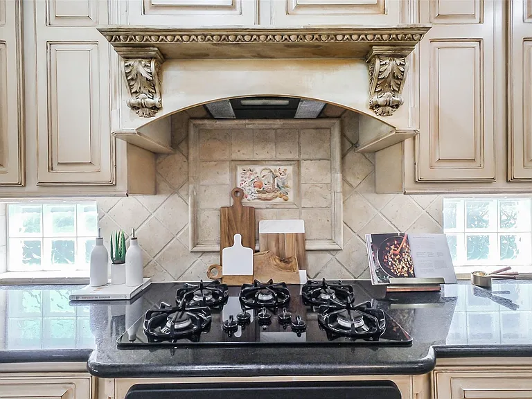 12411 Santiago Cove Ln — Photo 16
