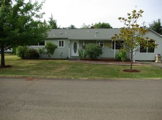 1084 E 3rd Ave, Sutherlin, OR 97479