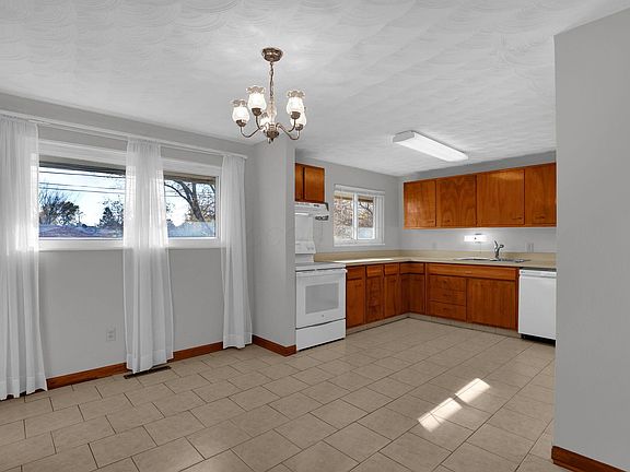 4th image of 7103 Golding Dr