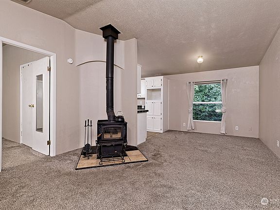 3rd image of 101 E Herron Place