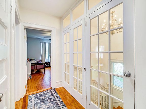 3rd image of 285 Claremont Ave Floor 2