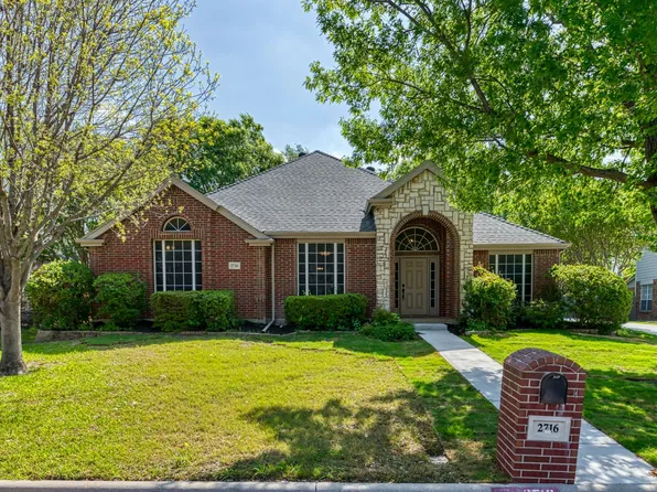 2716 Rocky Creek Dr, Mansfield, TX 76063