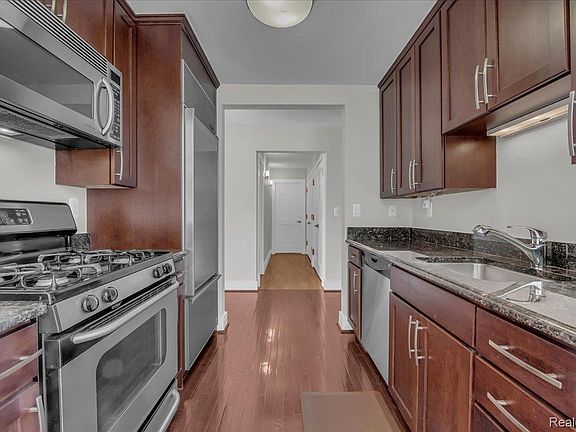 3rd image of 411 S Old Woodward Ave Unit 712