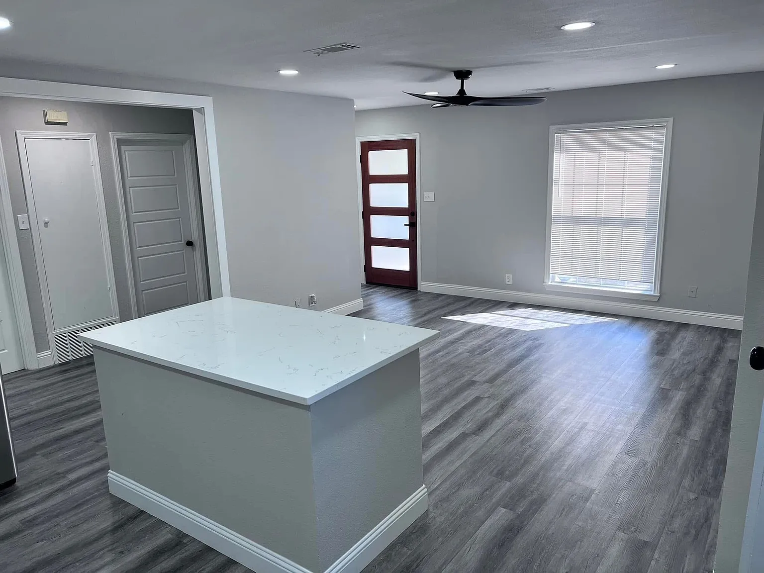 3 bed, 1200 sqft, $2,200 — Photo 4