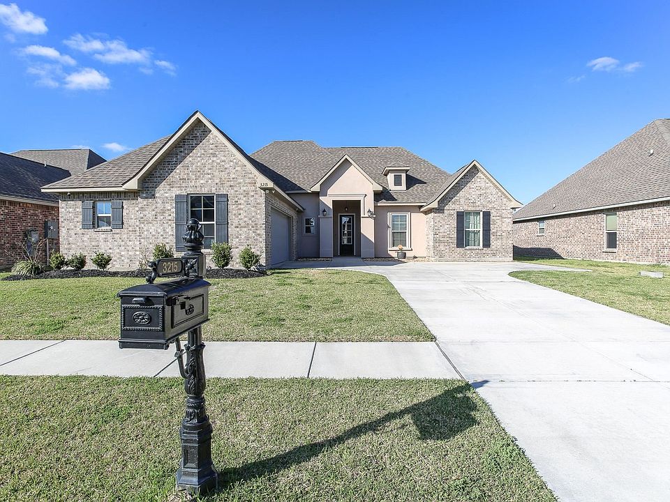 1st image of 3215 Rosehill Dr