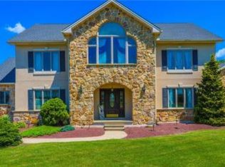 4230 Wood Dr, Walnutport, PA 18088