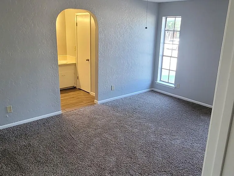1729 Meadowcliff Dr — Photo 6