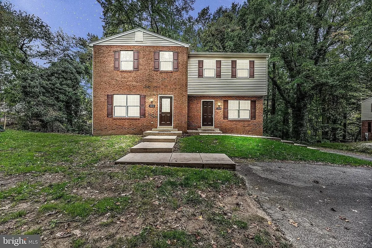 3 bed, 1.5 bath, 1100 sqft, $2,100 — Photo 1