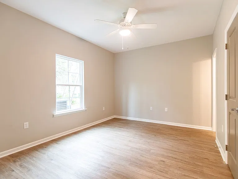 1023 W Gordon St #B3 — Photo 13