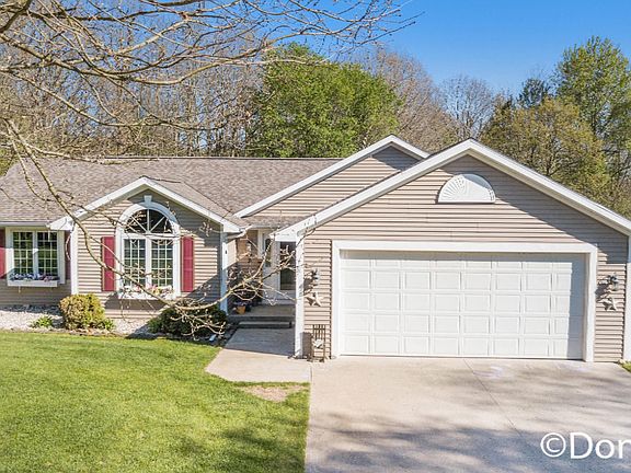 3rd image of 9750 Vandyke Dr