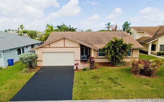 4th image of 9517 NW 33rd Pl