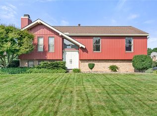 30 Roseanne Cir, Irwin, PA