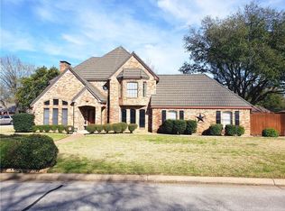 532 Sunset Dr, Hurst, TX 76054