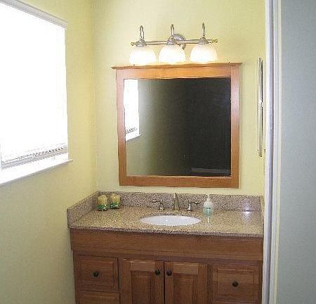 4th image of 2553 Oak Hollow Dr