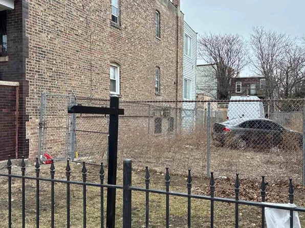 3929 W Monroe St, Chicago, IL 60624