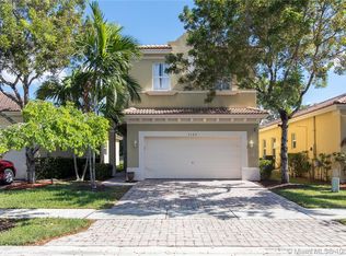 1153 NE 40th Rd, Homestead, FL 33033