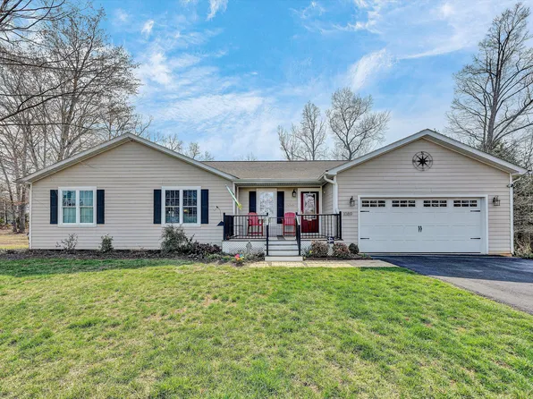 1089 Marie Dr, Huddleston, VA 24104