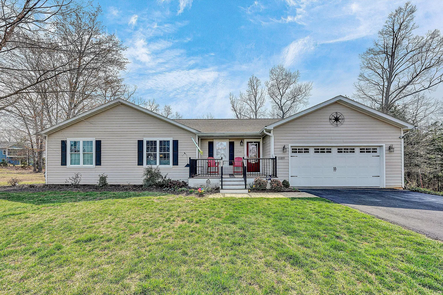 1089 Marie Dr photo 1