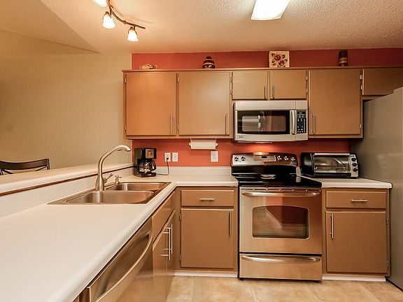 Warm & Modern Kitchen