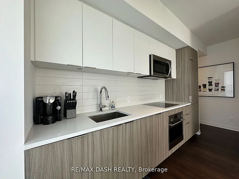 223 Saint Clair Ave W #1002 — Photo 11