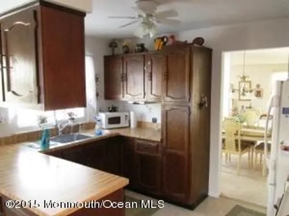 124 Buckingham Dr, Manchester, NJ 08759