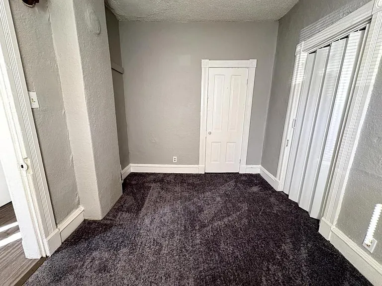 2708 7th Ave — Photo 23