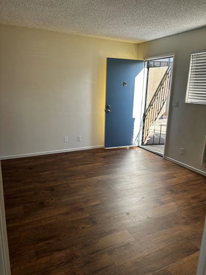 411 Park Way — Photo 4