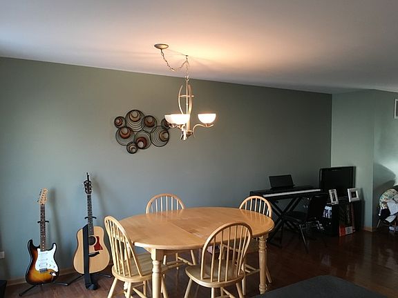 5th image of 571 Parkview Ln