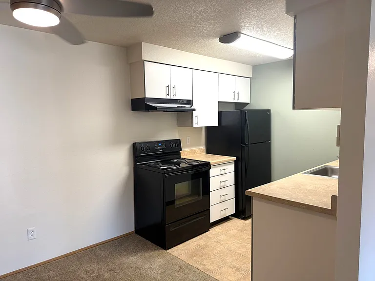 The Heights Apartments — Photo 3