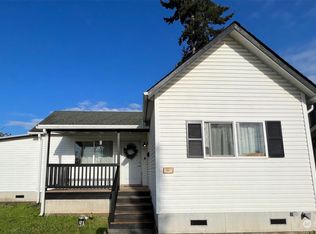 1122 E Marine View Dr, Everett, WA 98201