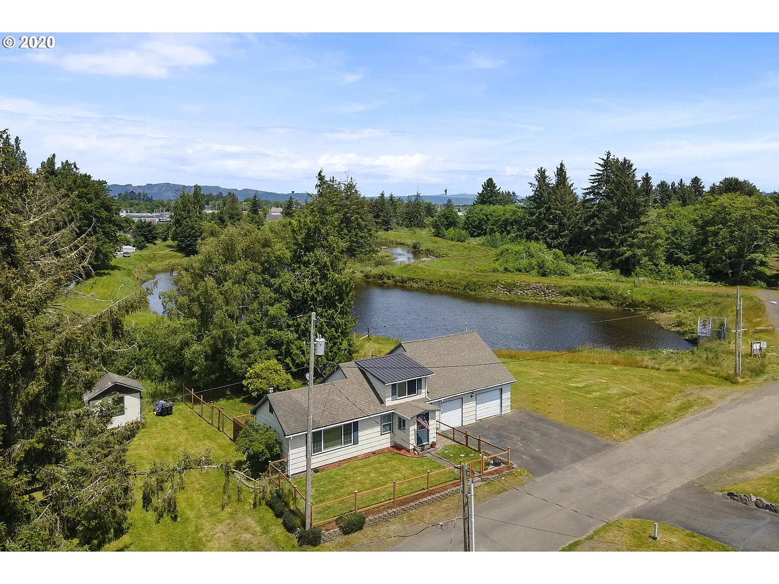 65 SE 8th St photo 1