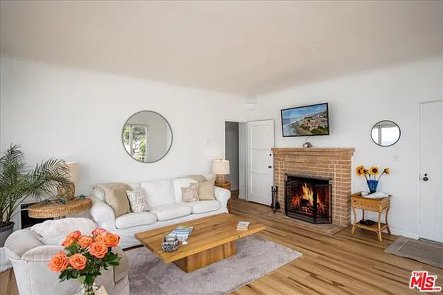 2 bed, 1244 sqft, $11,000 — Photo 4