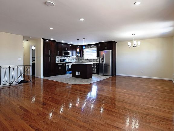 Living Rm,Dining Rm,Kitchen