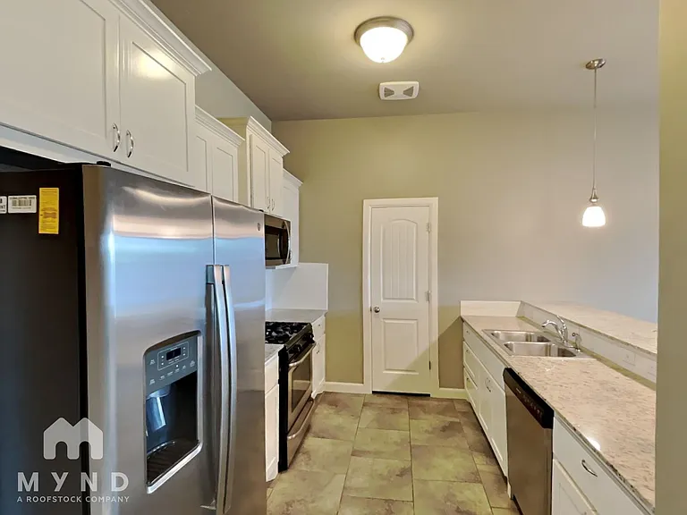 1109 Merlin Dr — Photo 7