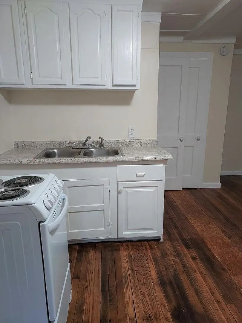 2648 S Getty St — Photo 2